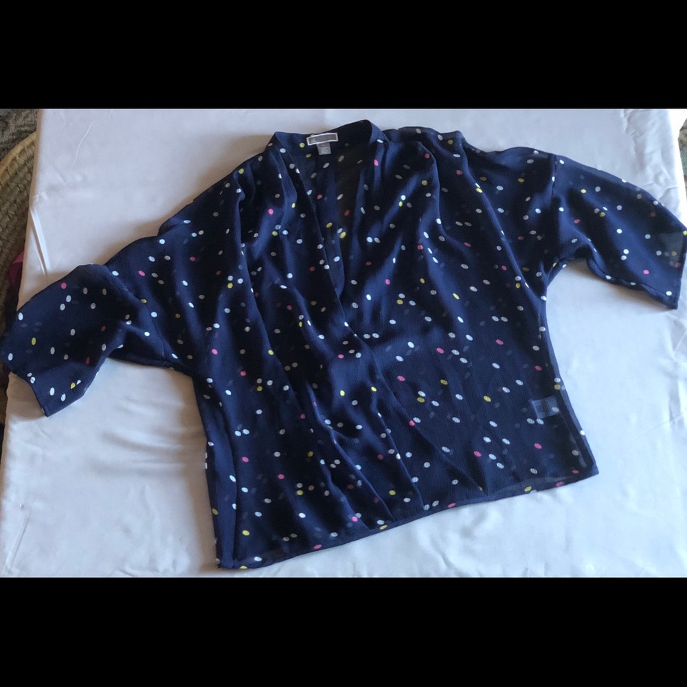 Navy blue quarter sleeve with polka dots